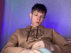 Watch Evgeny Twink get out of bed close and divers